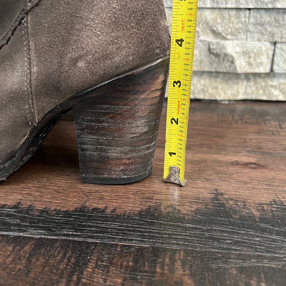 PRICE DROP! Freebird Brown Heeled Boots with Relaxed Elegance - Picture 3 of 8